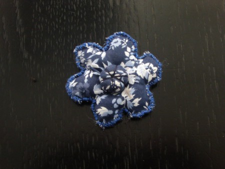 barrette fleur bleue